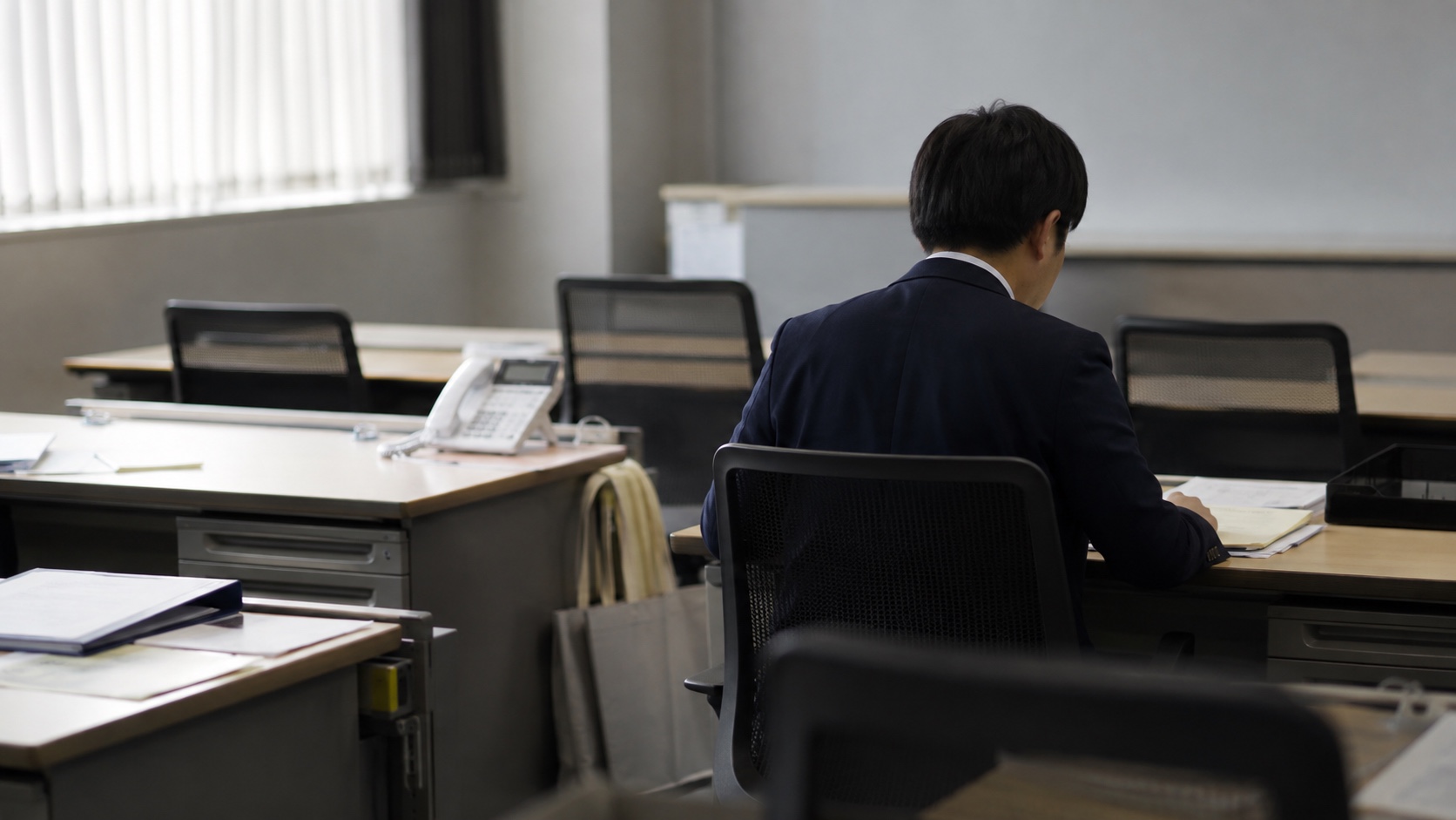 自治体DXの担当が1人しか置かれていない執務席